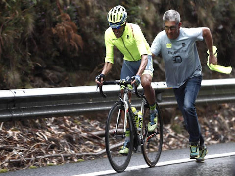 Faustino sends Alberto on his way