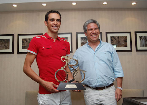 Alberto Contador with governor of San Luis